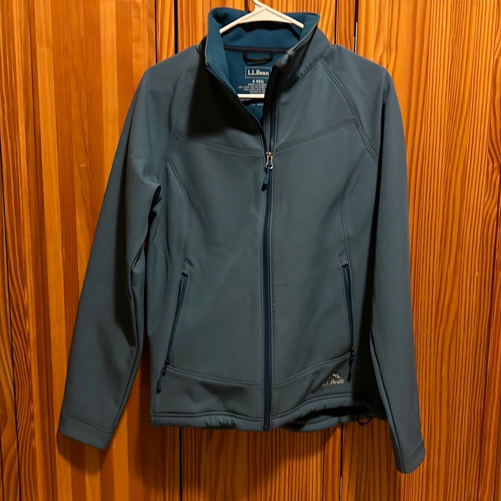 Women’s small LLBean soft shell jacket